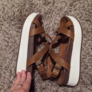Platform sandals